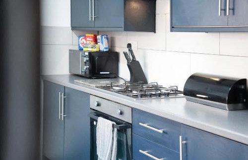 Family-Friendly 2BR Close to Durham City - Foto 18