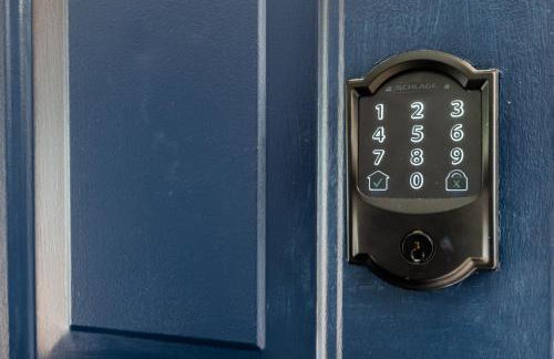 4BR Spacious Condo, Private Lake MI Beach Access, Outdoor Heated Pool - Photo 26