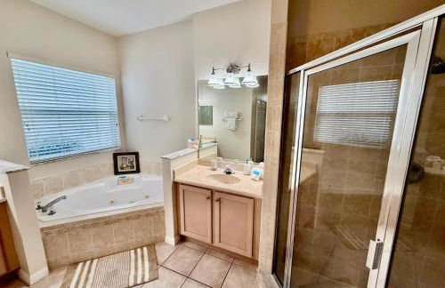 Luxury Village 4BR Pool Home near Disney Parks - Foto 38