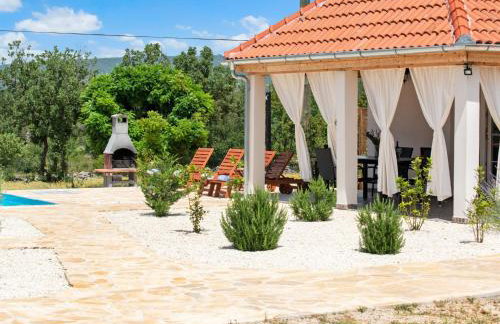 Vila Nira Radonić - Foto 21