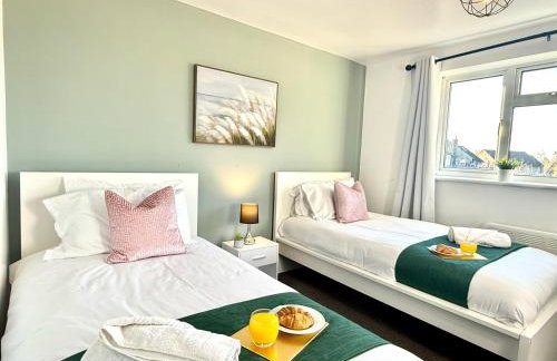 3-Bedroom spacious House, Private garden, Prime location, WiFi, Netflix - Foto 3