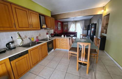 Άνετο, μεγάλο σπίτι κοντά στο μετρό - Foto 34