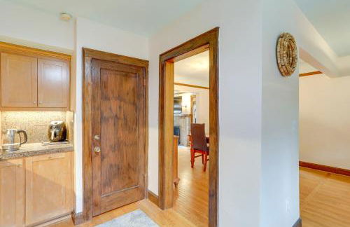 Charming Tudor-Style Apt Near Green Lake! - Foto 10