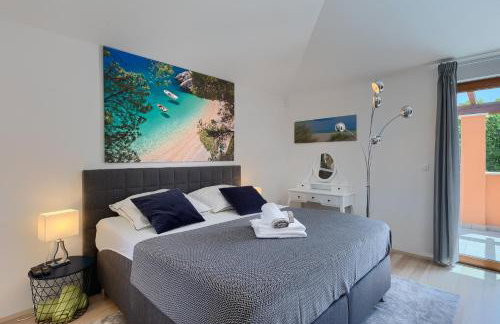 Villa Gloria, villa with heated pool - Foto 21