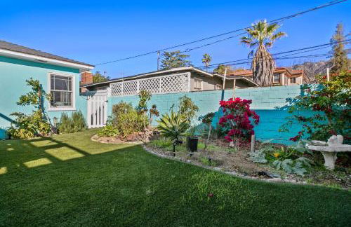 Luxury Pool Oasis- Near Stadium, Tennis and Golf - Photo 33