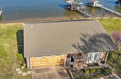 Modern Cedar Creek Lake Retreat with Panoramic View! - Foto 42