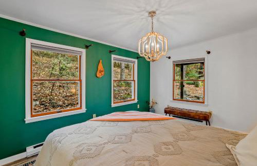 Stone Cabin on Valley View - Firepit & Hot Tub - Foto 17