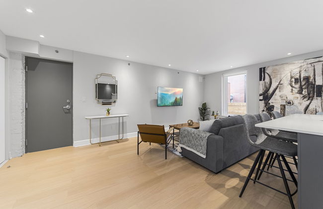 Elegant Suites De La Montagne- Dtwn Mtl - Photo 29