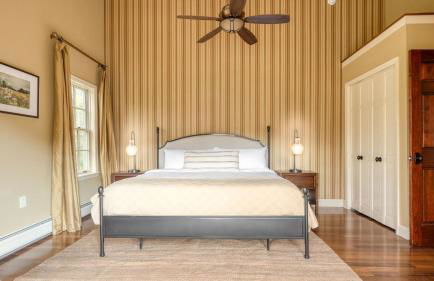 4BDR Heritage Estate w Pool Private Pond Fire Pit Cortland by AvantStay - Foto 13