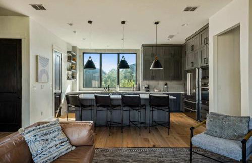 Luxe 3BR Lake Escape - BBQ Firepit & Pickleball - Foto 17