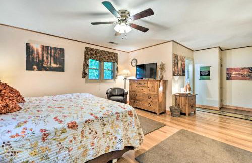 Campbell Retreat in Maggie Valley with Deck! - Foto 17