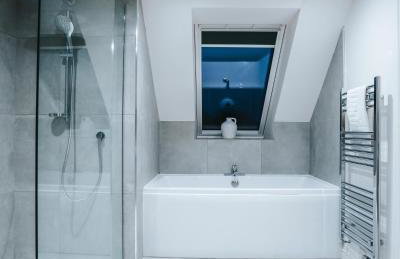 Forest Corner Luxury Home with Hot Tub - Foto 12