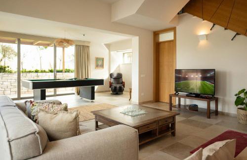 Villa - Sleeps 10 - Pool - Parking - Pool Table - Foto 26