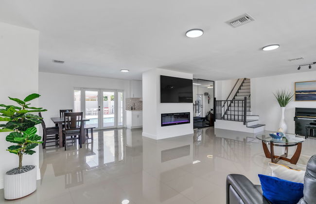 Luxury Escape: Pool, Hot Tub, Gym And More! 6 Bedroom Villa by RedAwning - Foto 18