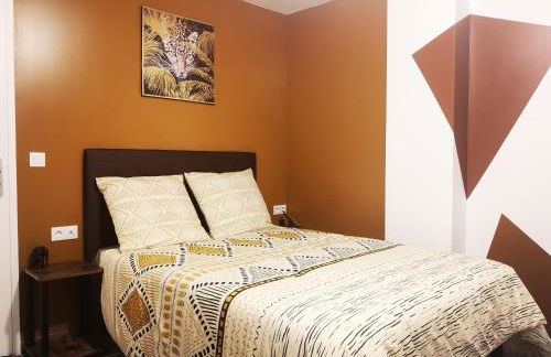 STUDIO HYPER CENTRE SAFARI TOUT ÉQUIPÉ WIFI NETFLIX 2PERS - Foto 18