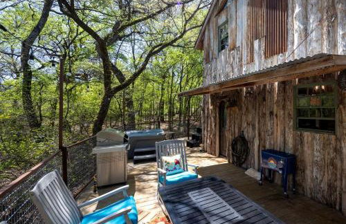Hobbit Treehouse with Waterfall on the Brazos River for Glamping in Texas - Foto 16