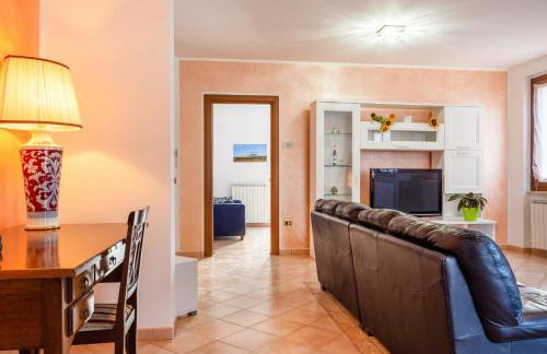 GuestHost - Casa del Giardino Apt with Shared Patio - Photo 14