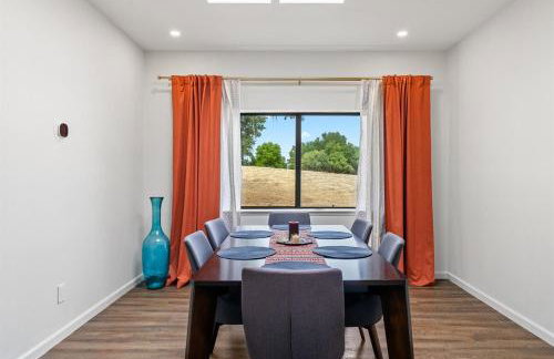 Mid-Mod Hilltop Retreat Views & Local Wildlife - Foto 50