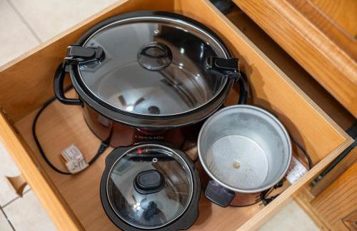 Quiet Retreat 10 Min to NYC Train & free Parking - Foto 32