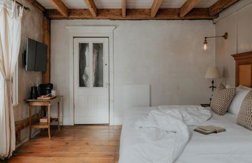 Book Village Inn - Hemingway Room King Bed - Foto 7