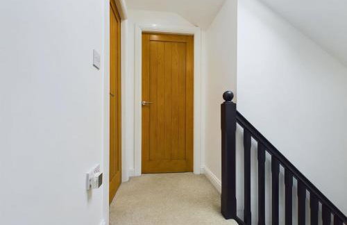 Modern 4 Bed Walk to Pubs, Shops and Countryside - Photo 38