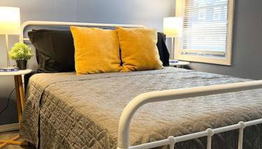 Sleeps 14 9 Beds and Bathrooms Historic plus WIFI - Foto 2