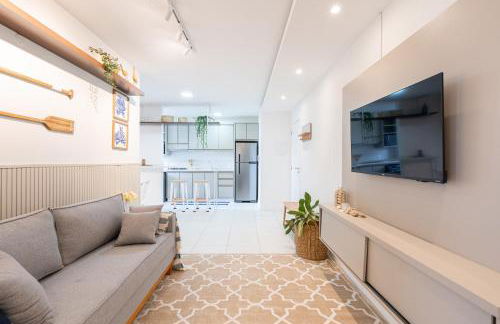 Apartamentos em Bal Piçarras 150 M DA PRAIA com Sacada Wi Fi, Piscina, Portaria 24h, Playground e vaga de GARAGEM - Foto 2