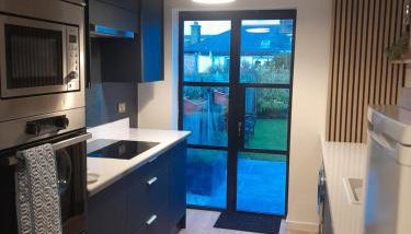 WELCOMEHOUSE close to east beach, shops, restaurants and RAF base - Foto 3