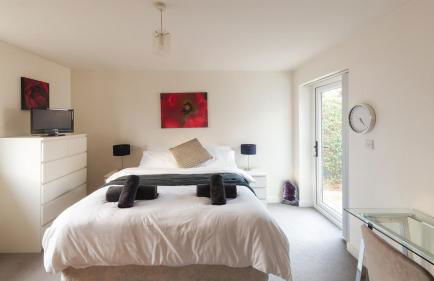 2-Bed Wallington, Sleeps 6, Parking, Near LGW - Foto 32