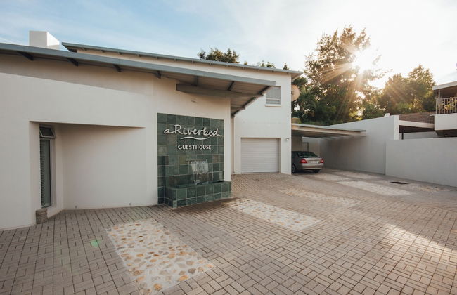 A Riverbed Guesthouse - Photo 48