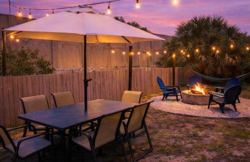 Modern 4BR Getaway Pet Friendly Outdoor Lounge - Foto 5