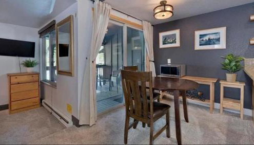 Ski Den - Steps to Mammoth Village! - Foto 3