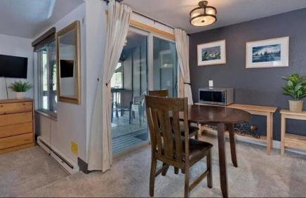 Ski Den - Steps to Mammoth Village! - Foto 3