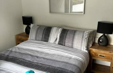 Clare Street - 3 bedroom house with private parking - Photo 8