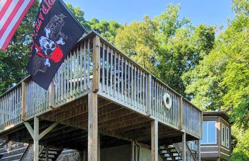 Scenic Lakefront Cabin Dock Water Activities Games - Foto 44