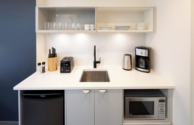 Revival Apartments English Bay - Photo 8