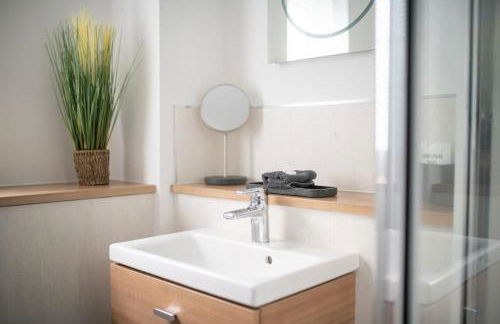 Modern Ground Floor Apartment in Tornagrain - Photo 18