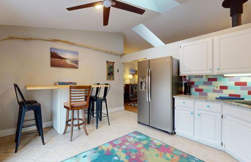 Four Bedrooms & a Beach - Photo 8