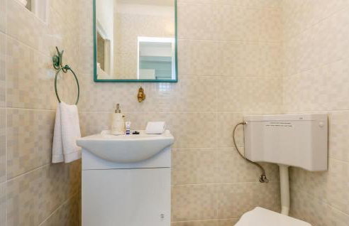 Lovely Home In Josinovac With Wifi - Photo 35