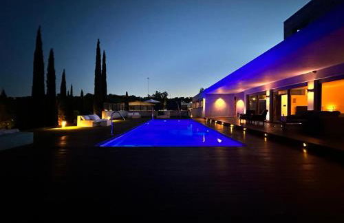 Villa Moderna Exclusiva con Jardín Privado La Villa de Sevilla - Foto 16