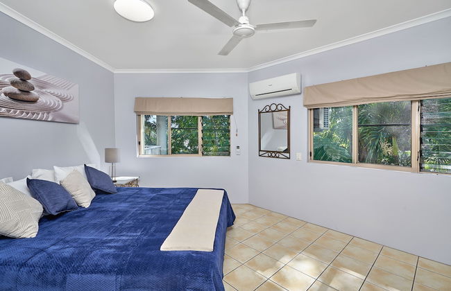 Tropical Oasis near Beach - Photo 2