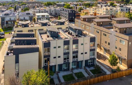 Rooftop Deck and Hot Tub Walkable Denver Townhome - Foto 32