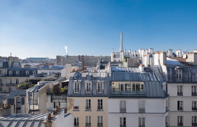 Eiffel Tower Design Residence - Photo 13