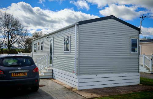 Flamingo Land Cedar Wood 118 - Photo 15