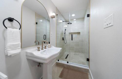 Mediterranean Villa #1 at East Downtown - Foto 17