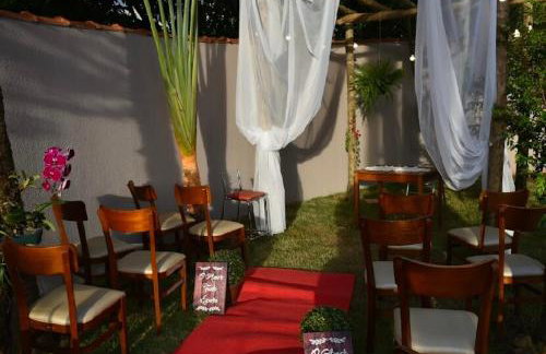 Casa com Piscina, Churrasqueira e Quartos amplos - Foto 14