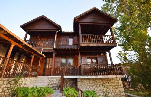 WOODEN IN WOODS - Photo 1