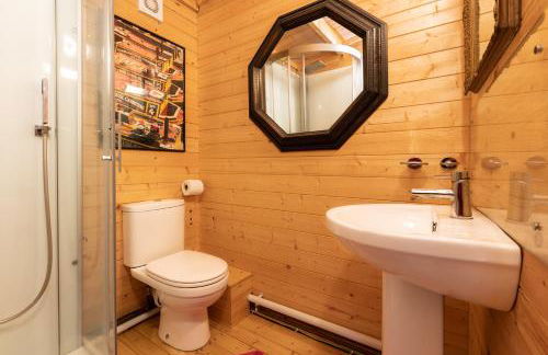 The Cabin at Little Bosveal near the Helford River....lovely location - Foto 13