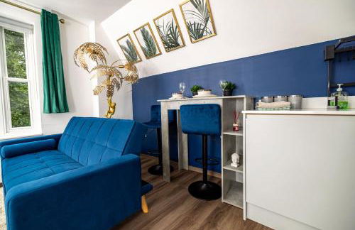 Modern 2-Bed Apartment - Near Train and Town - Parking Available - Foto 5