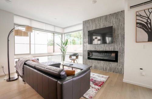 Stylish Urban Retreat w Rooftop Deck - Foto 1